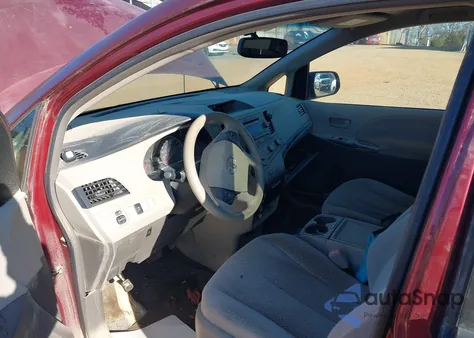 2011 Toyota Sienna Le V6 z USA, uszkodzony, nr VIN 5TDKK3DCXBS094154